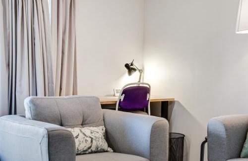 Canberra City Centre Apartment | Central 2-bed Apartment with Gym and Spa