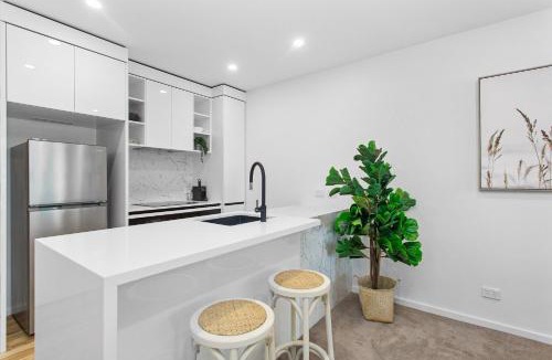 City East Apartment | Central 2-Bed with Gym, BBQ & Stunning Views