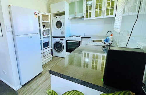 Orange Villa | Central 3 bedroom villa, walking distance to CBD