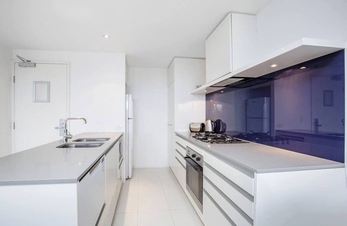 Surfers Paradise Apartment | Central and Scenic Riverside Retreat at Surfers