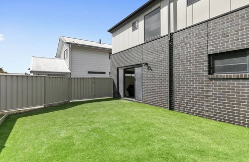 Torquay House | Central Beach House 52a
