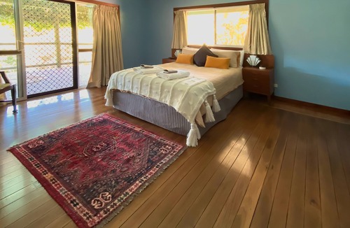 Glenning Valley House | Central Coast Alpaca Farm Stay - On 5 secluded acres with pool