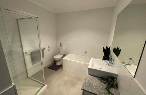 Golden Square House | Central Deluxe Escape