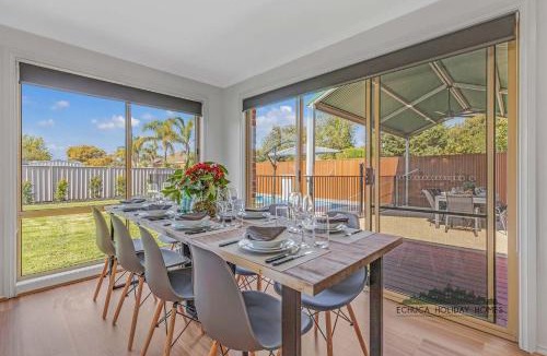 Echuca House | Central Echuca Escape, Heated Pool, 3 BDR