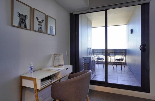 Adelaide Central Business District Apartment | Central Escape @ Adelaide CBD