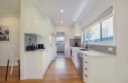 Forest Hill Villa | Central Forest Hill 3BR2BA House+Parking
