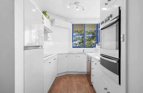 Tuncurry Apartment | Central lakeside location! Walk to splash park, skatepark, playground, rockpool!