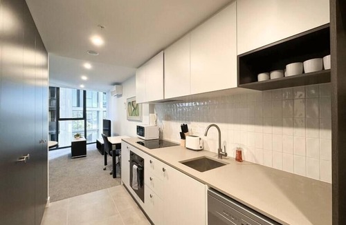 Phillip Apartment | Central located 1Bedroom Apartment in Woden ACT