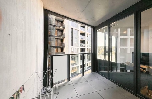 Phillip Apartment | Central located 1Bedroom Apartment in Woden ACT