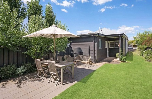 Glenroi House | Central Luxe Villa - Beautiful, Cosy & Stylish