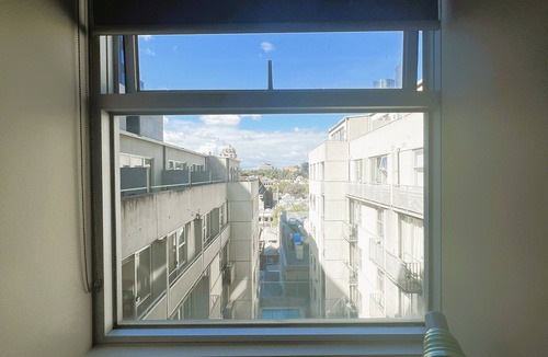 Carlton South Apartment | Central Melbourne CBD Apartment | Free Wifi