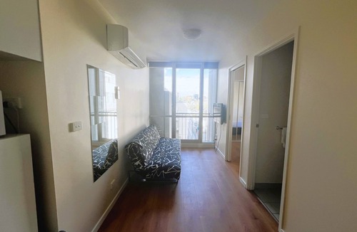 Carlton South Apartment | Central Melbourne CBD Apartment | Free Wifi