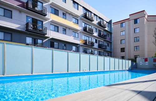 East Perth Apartment | Central Perth Apartment with Pool