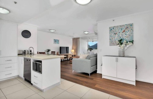 Cairns Central Business District Apartment | Central Plaza: Adjacent Apartments w/Rooftop Pool