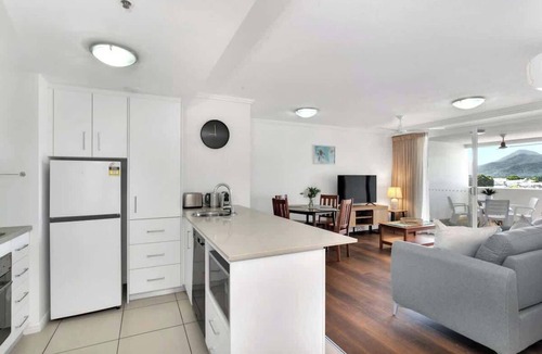 Cairns Central Business District Apartment | Central Plaza: Adjacent Apartments w/Rooftop Pool