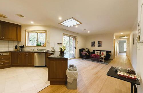 Turner House | Central Private Room - Stroll to ANU & City
