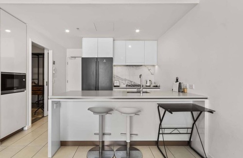 South Brisbane Apartment | Central South Brisbane 2-Bed with Stunning Views