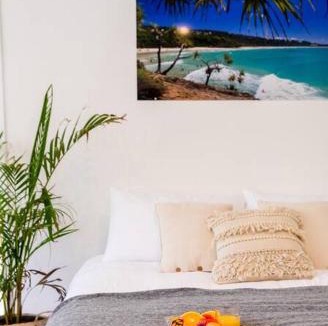 Point Lookout Apartment | Central Studio + Close to the beaches + Wifi & Netflix