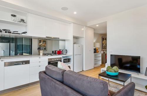 Brunswick Apartment | Central Sydney Rd Brunswick Train Tram Parking Wifi