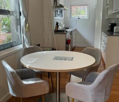 Teneriffe Villa | Central Teneriffe, walk to river, onsite parking