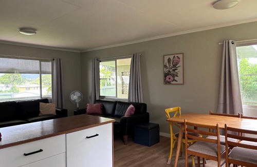 Atherton House | Central, Tidy and Private 3 Bedroom