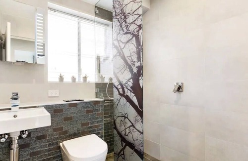 Bondi Junction Apartment | Central to Beach & City
