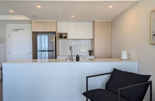 Phillip Apartment | Central Tranquillity @Woden