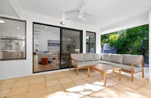 Noosaville Apartment | Central Tropical Oasis with Pool