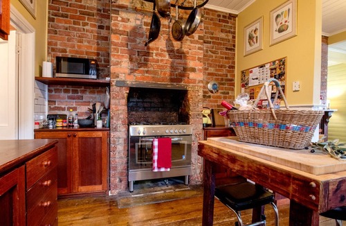 Bendigo House | Central - Unique - Great history - Spacious -WI-FI