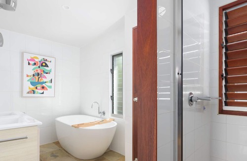 Tin Can Bay House | Centrally located and a nice walk to the bay