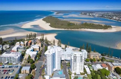Caloundra Apartment | Centrepoint 36 Stunning Sea Views Steps To Cafes