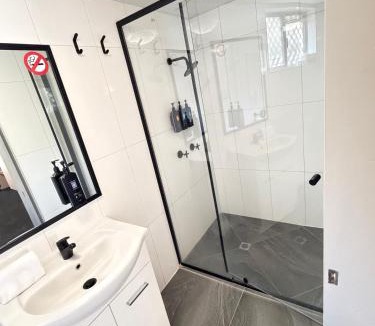 Rockhampton Hotel | Centrepoint Motor Inn