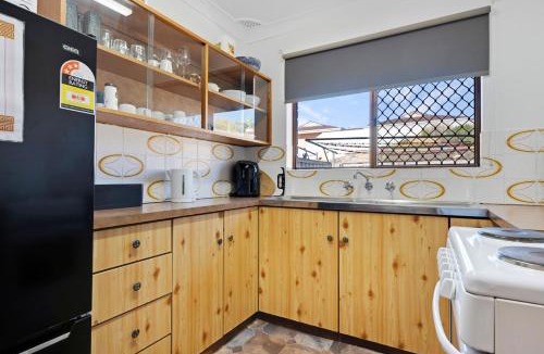 Beresford Apartment | Champion Bay Beach Unit, with own carport,