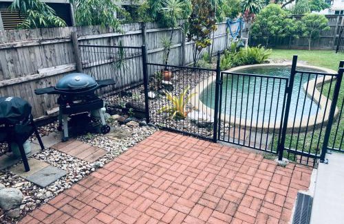 Parramatta Park Apartment | Character Queenslander in Cairns City