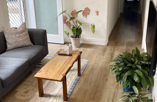 Annandale House | Charming 2 Bedroom Cottage