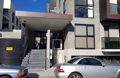 Richmond North Apartment | Charming 2BDR Apartment in Richmond close to MCG