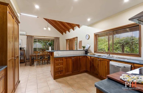 Silverleaves House | Charming 3-Bedroom Retreat