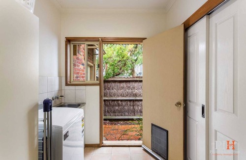 Silverleaves House | Charming 3-Bedroom Retreat