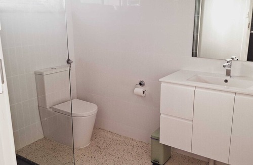 Rockingham Apartment | Charming Apt Min from Rockingham Beach
