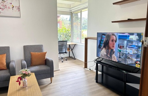 Notting Hill House | Charming cottage-style B&B in the heart of Monash