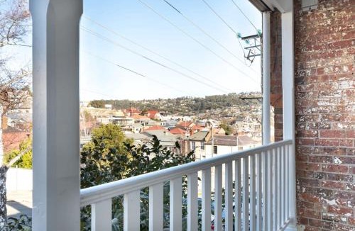 Launceston CBD House | Charming Cottage in a Great Location