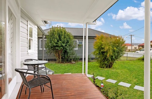 Cessnock Cottage | Charming Cottage @ the Wines Hunter Valley 2 bedrooms