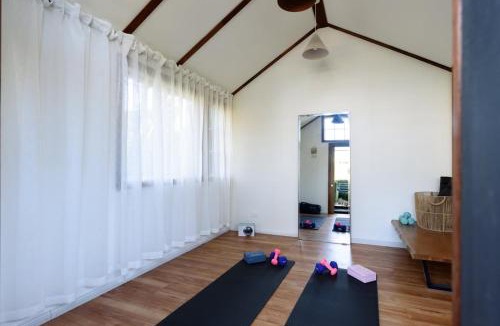 Winnaleah House | Charming Cottage with Private Garden & Wellness Studio