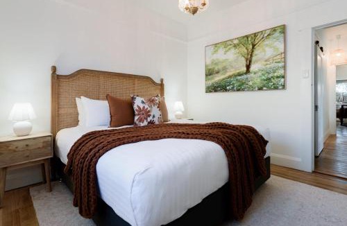 Winnaleah House | Charming Cottage with Private Garden & Wellness Studio