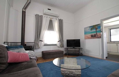 Andrews Cottage | Charming Country Cottage Getaway – Spalding, SA Short drive to Clare.