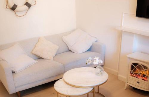 Elwood Apartment | Charming Flat Near Elwood Beach