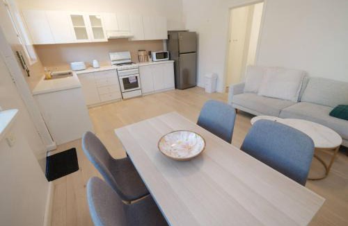 Elwood Apartment | Charming Flat Near Elwood Beach