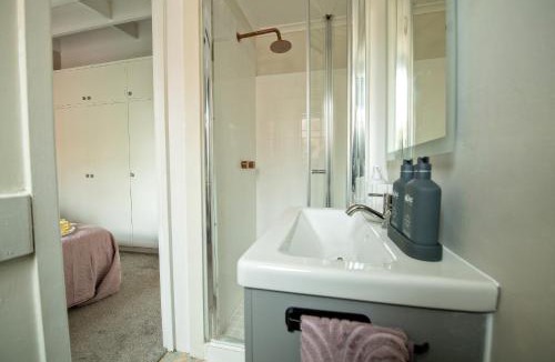 Balaclava Apartment | Charming Hideaway Apartment Near St Kilda