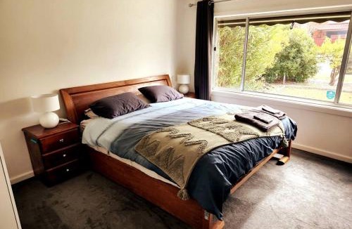 Airport West House | Charming Home Near Melbourne Airport & CBD