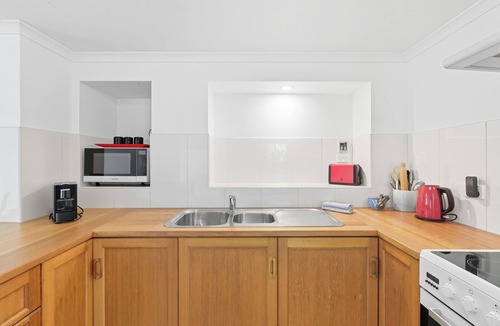 Sandy Bay Apartment | Charming Maning Ave - 2 Bedroom Unit